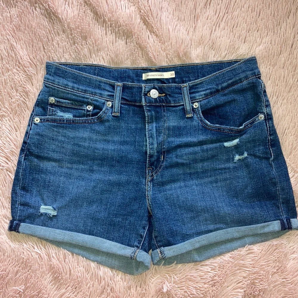 Levi’s jean shorts size 30